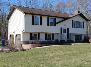 34 Lisa Ln, Uncasville, CT 06382