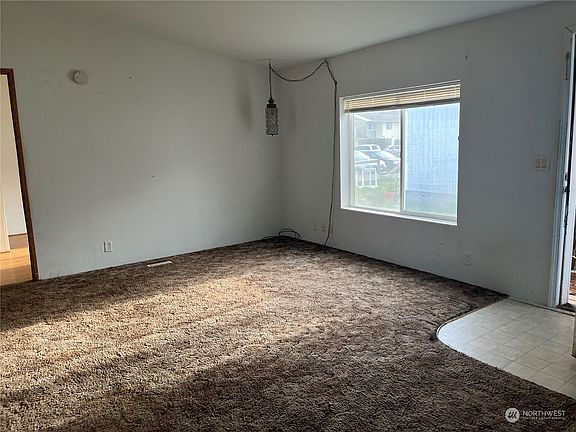 3rd image of 317 E Pacific Avenue