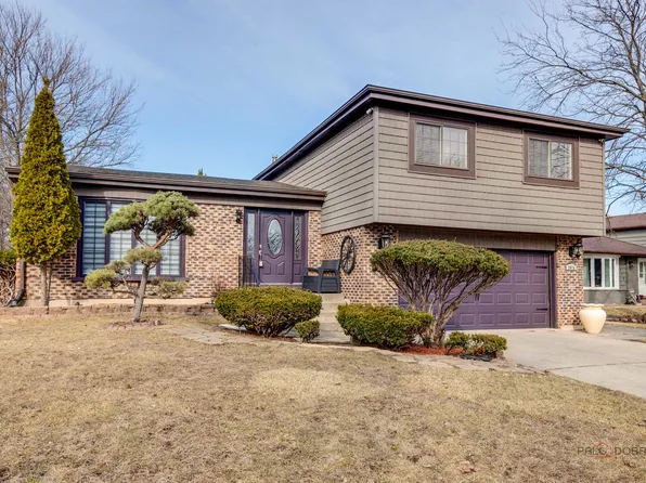 2016 E Seneca Ln, Mount Prospect, IL 60056