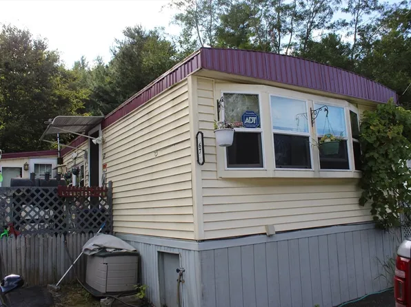 67 Fairview St, Rockland, MA 02370