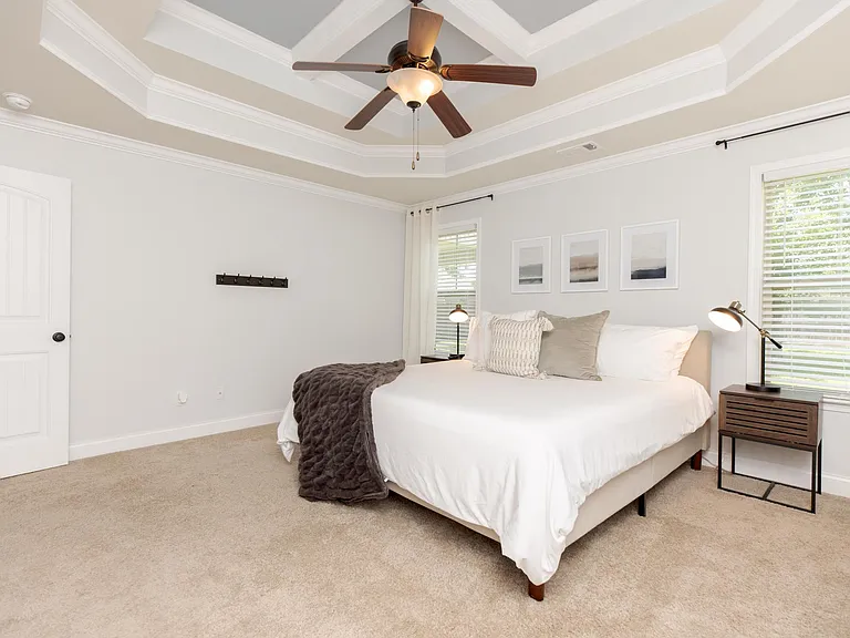 Master Bedroom w/King bed & TV streaming