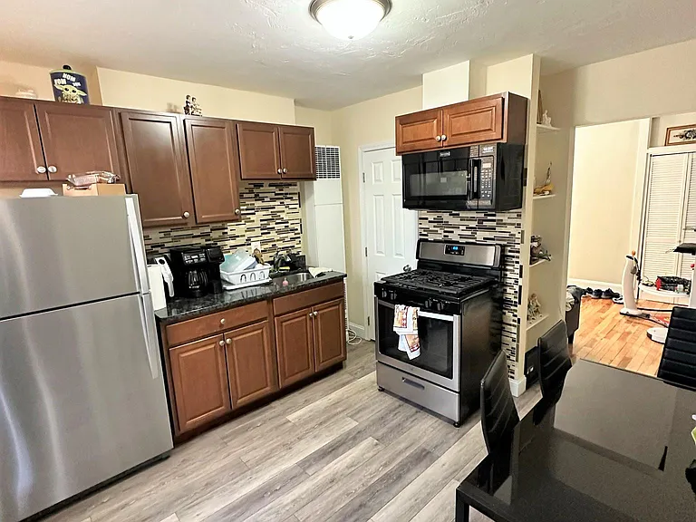95 Pacific St #1R — Photo 2