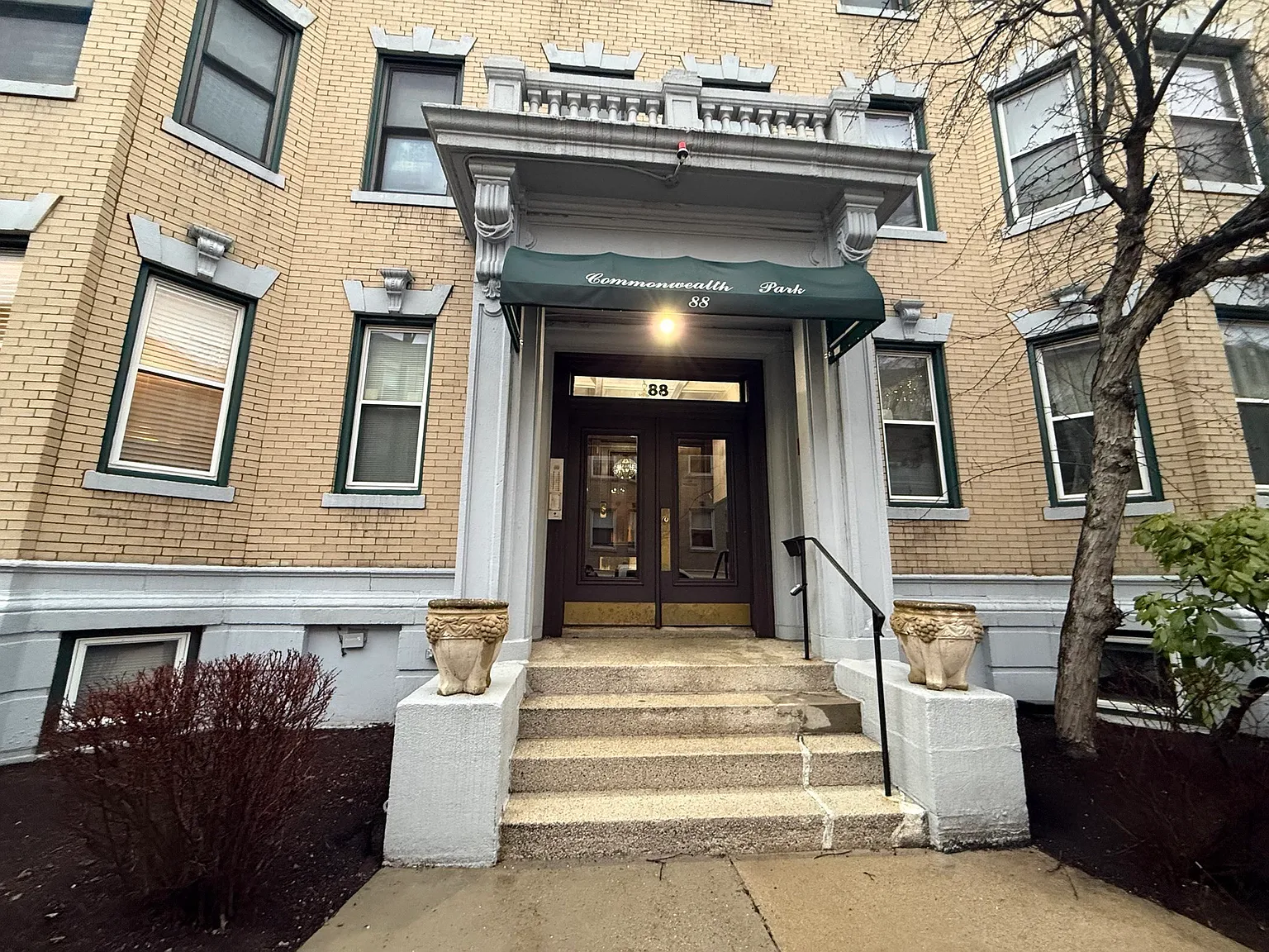 1 bed, 1.0 bath, 533 sqft, $2,800 — Photo 2