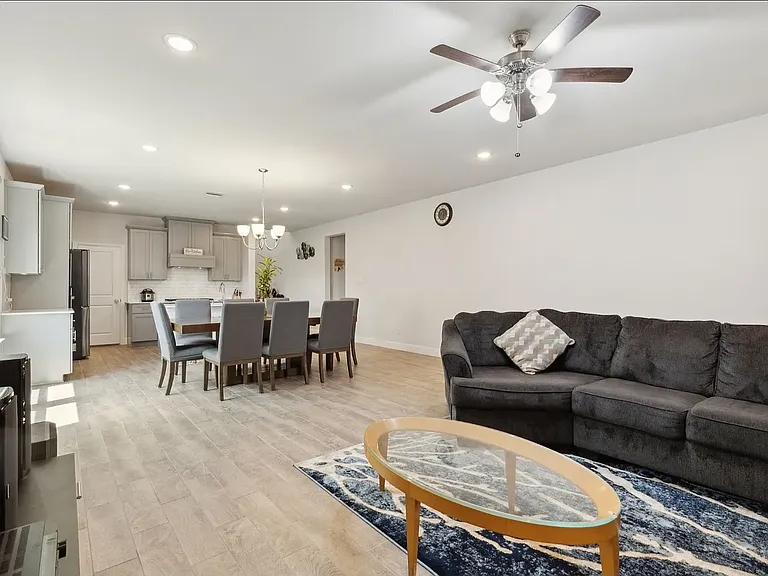 3640 Lillian Ct — Photo 10