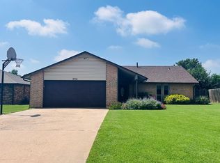 2714 Constitution Ave, Enid, OK 73703