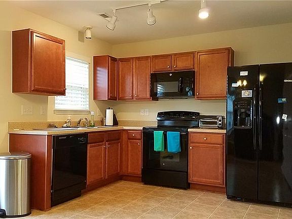 3rd image of 1496 Hamilton Hills Dr