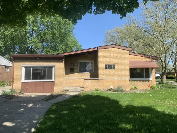 24100 Beverly Ave, Oak Park, MI 48237