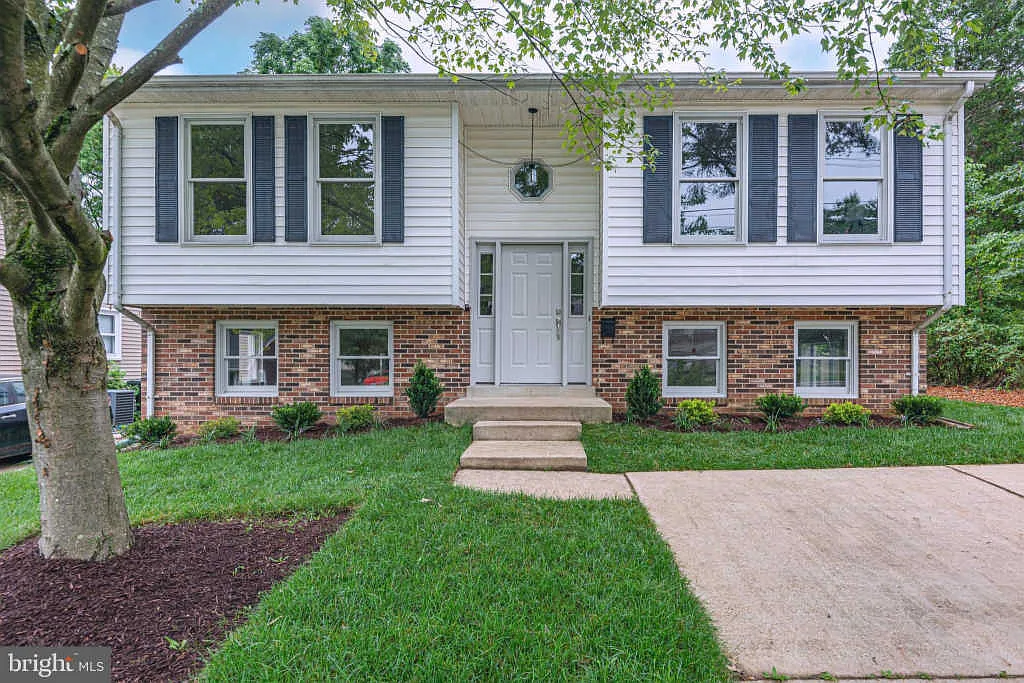 5015 Geronimo St photo 1