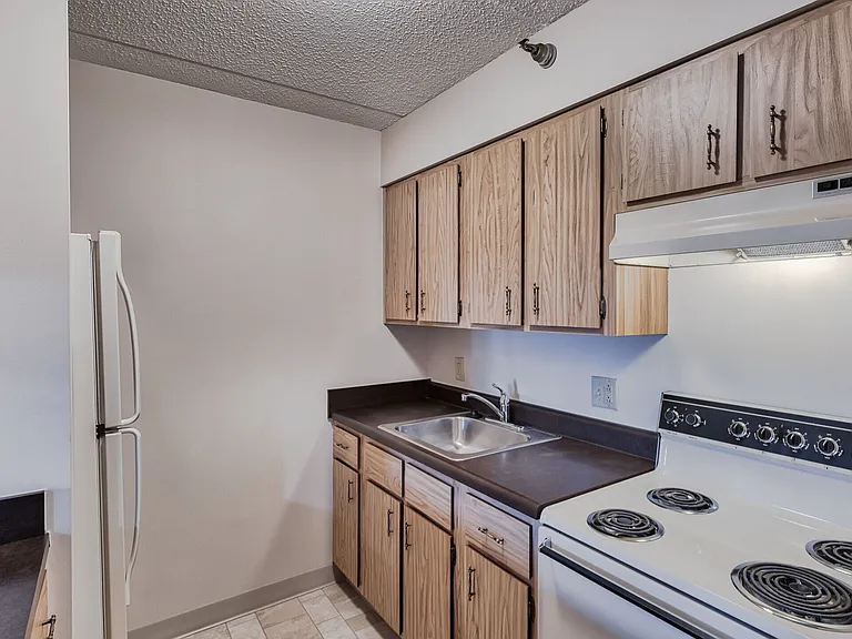 Freedom Place Apartments — Photo 26