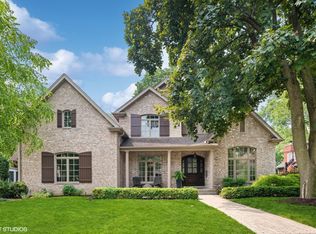 2315 Dewes St, Glenview, IL 60025