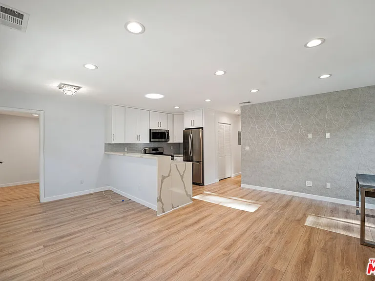 10726 Aqua Vista St — Photo 5