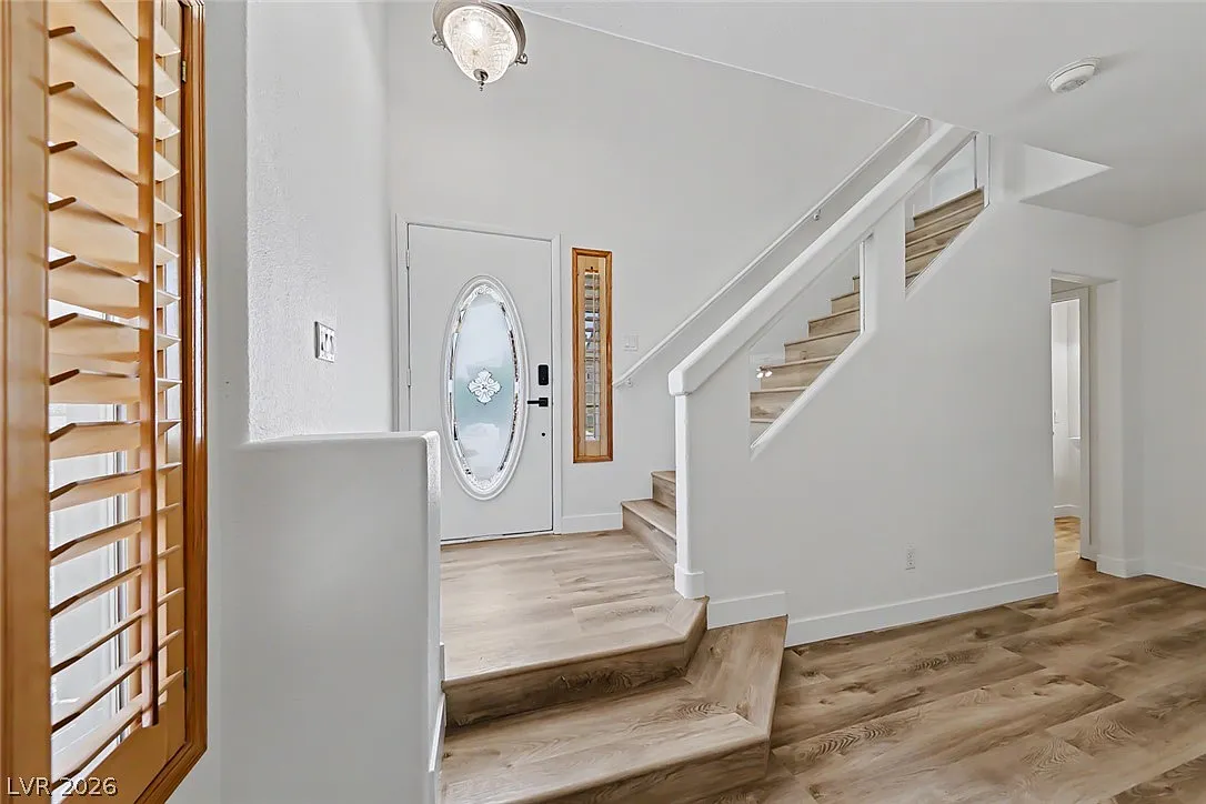 4 bed, 2.5 bath, 2001 sqft, $2,495 — Photo 4