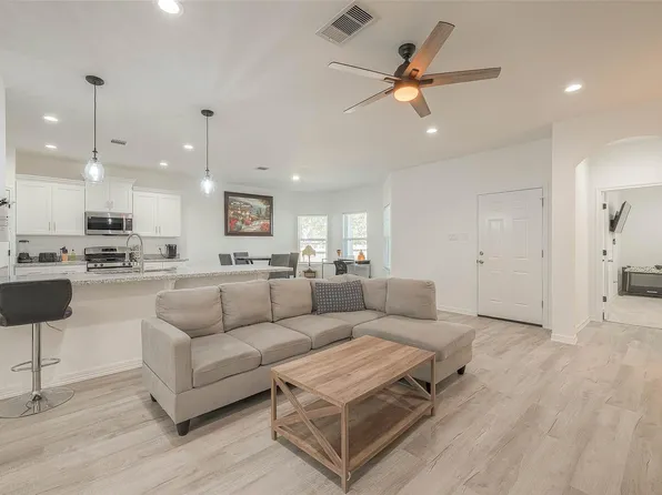 4633 Larkspur St, Houston, TX 77051