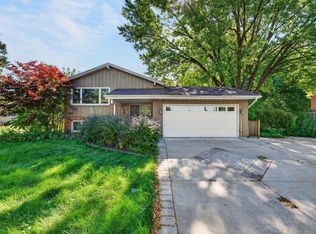 1711 W Clayton Crest Ave, Milwaukee, WI 53221