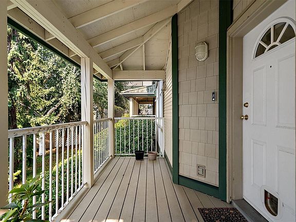 3rd image of 234 Gorge Rd E
