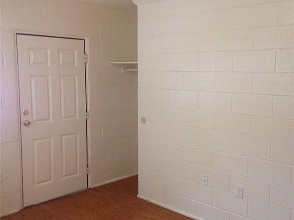 5th image of 827 15 1/2 St APT 3