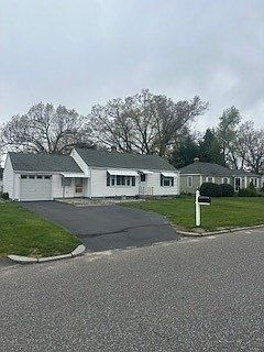 3rd image of 44 Maebeth St