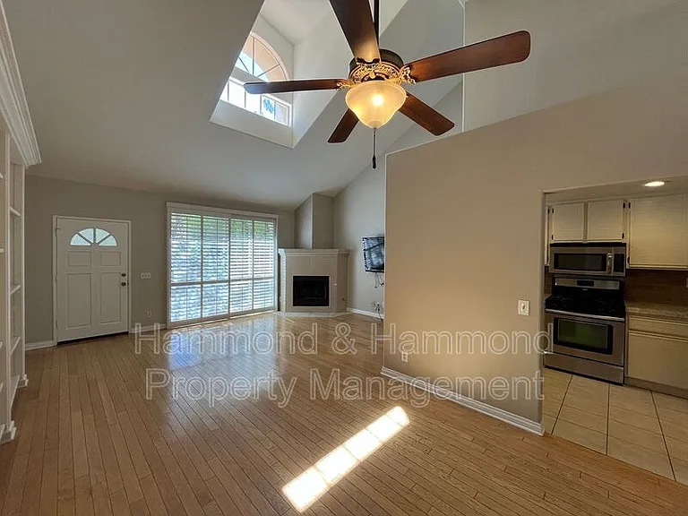 22243 Shadow Valley Cir — Photo 5
