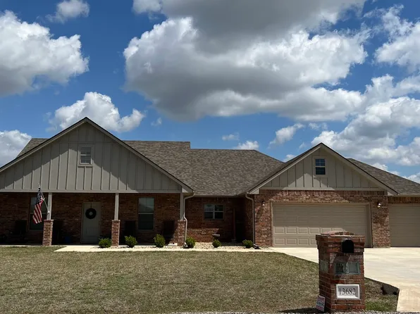 13682 NE Cornwallis Dr, Elgin, OK 73538