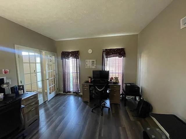 4542 Hearthstone Way — Photo 3