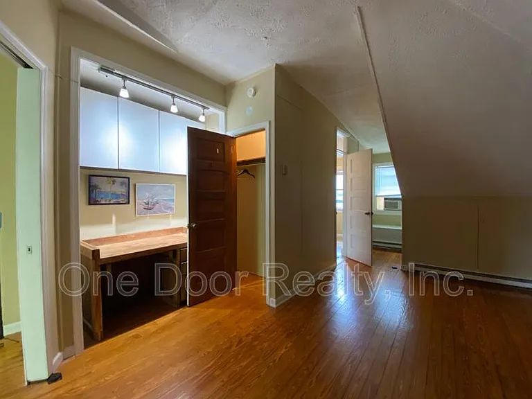 1107B Richmond Rd — Photo 6