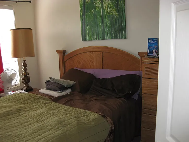 421 Maywood Ct — Photo 4