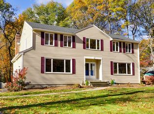 3 Stalker Ln, Framingham, MA 01701