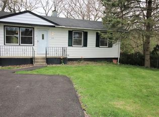 5807 Woodland Dr, McHenry, IL 60051