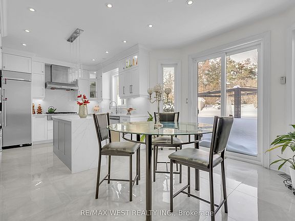 5th image of 90 Birkhall Pl