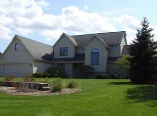 13675 W Sun Valley Dr, New Berlin, WI 53151