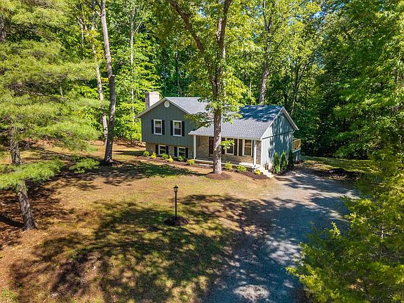 2nd image of 309 Crestfield Ct