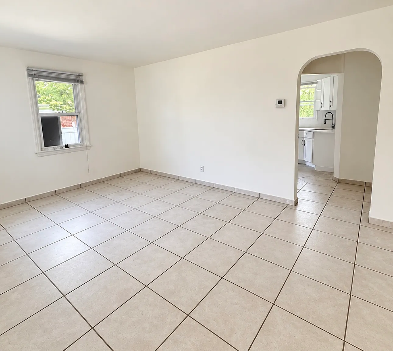 4 bed, 1594 sqft, $4,700 — Photo 3