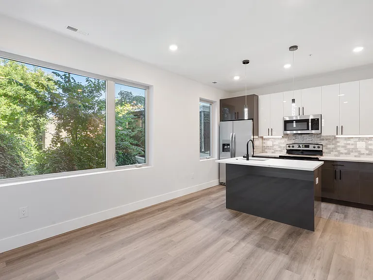 2326-28 N 9th St #201 — Photo 24