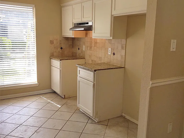 2515 Heritage Colony Dr — Photo 7
