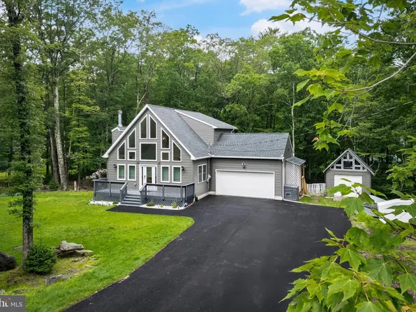 4130 Mill Creek Dr, Cresco, PA 18326