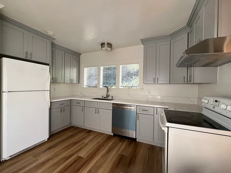 1615 Lyndon St — Photo 18