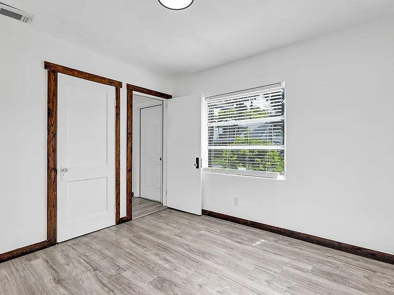 611 Marion St — Photo 6