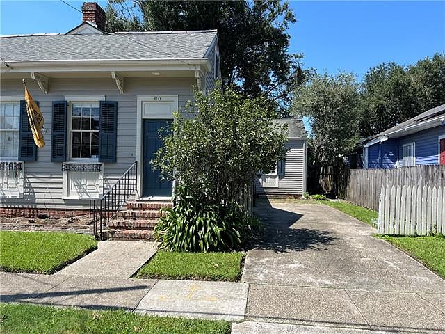 1st image of 410 Hillary St