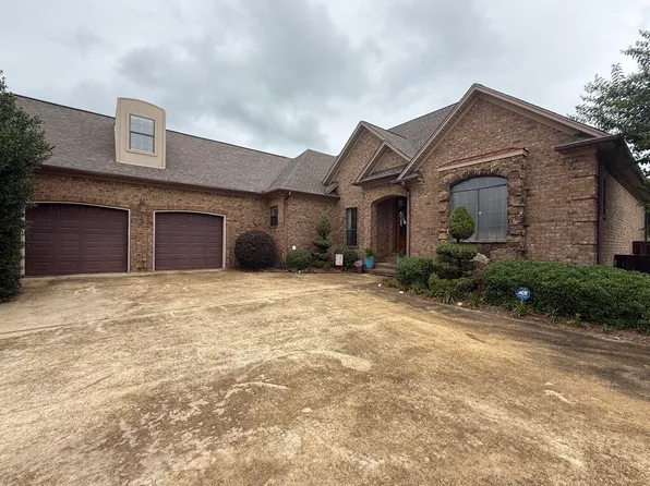 104 Garden Park Dr, Saltillo, MS 38866