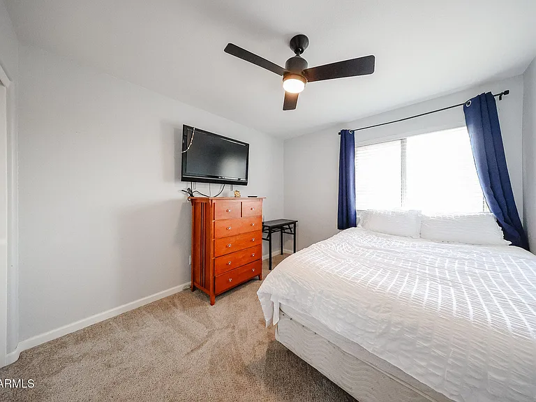 3902 E Rosemonte Dr — Photo 32