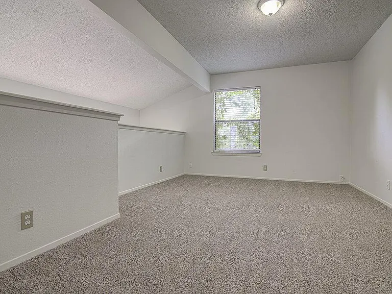 3560 Ranch Road 2222 — Photo 13