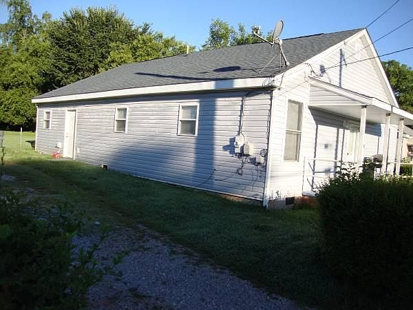 2nd image of 223 Payne St