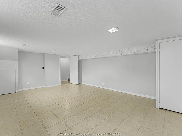 759 Pierre Ave #4 — Photo 8
