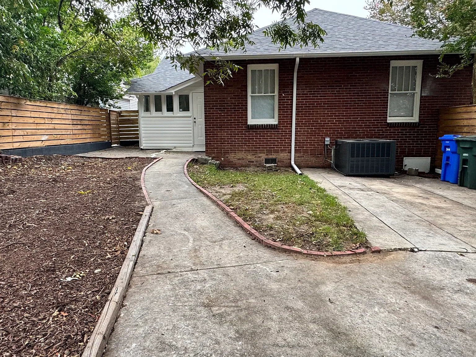 5 bed, 1673 sqft, $3,500 — Photo 4