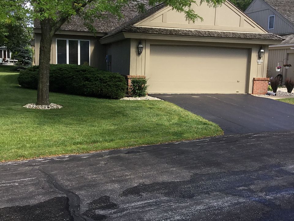1st image of 10010 N Holmes Ct