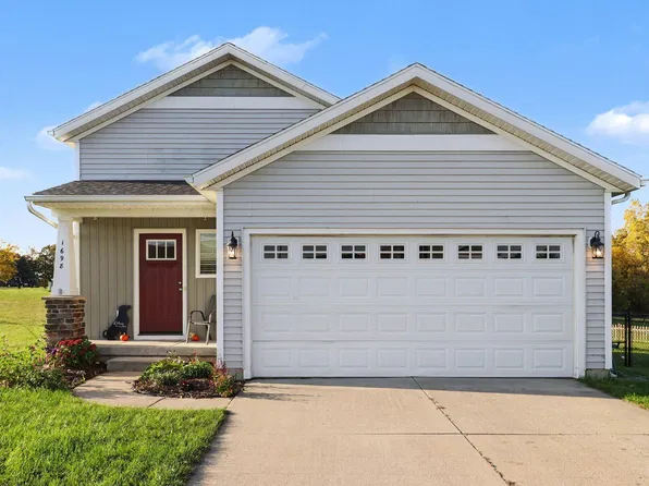 1698 Trent Ridge Ct NE, Cedar Springs, MI 49319