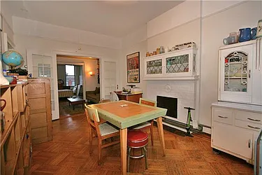 Rented by R New York