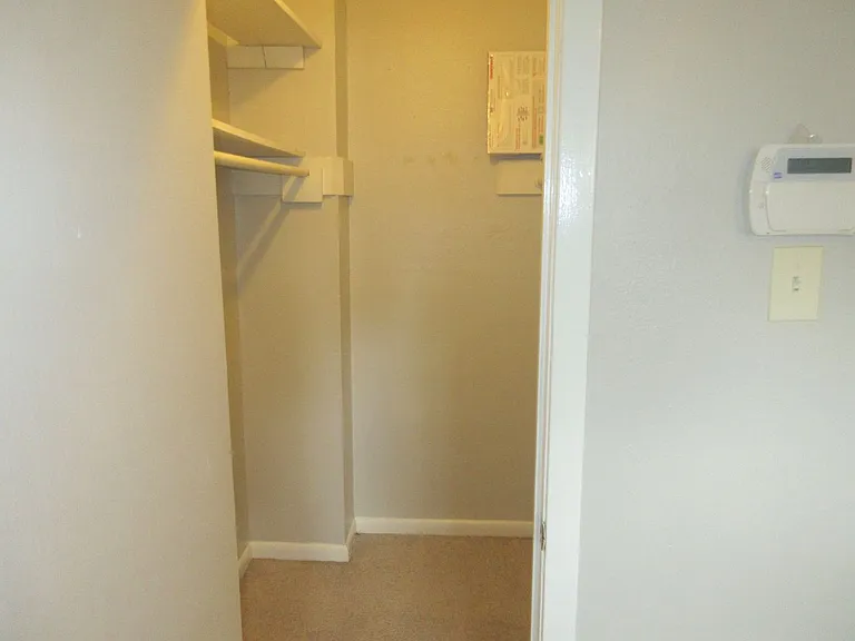 1230 Shadowdale Dr #6 — Photo 9