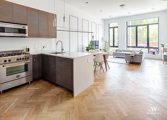 Sold by Warburg | media 21