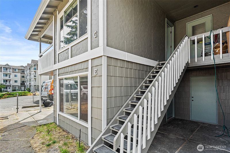 3rd image of 4028 S Lawrence Street